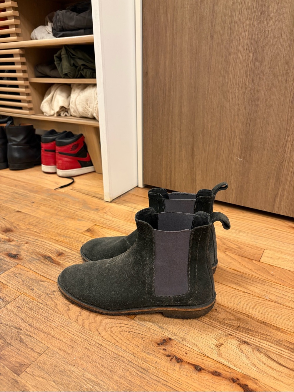Bottega Veneta Charcoal Grey Suede Chelsea Boots Men’s 42EU / US 10-10.5